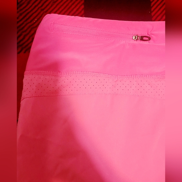 Hind Hot Pink Women's Athletic Skort. Size M. RUNS SMALL. - Picture 7 of 7